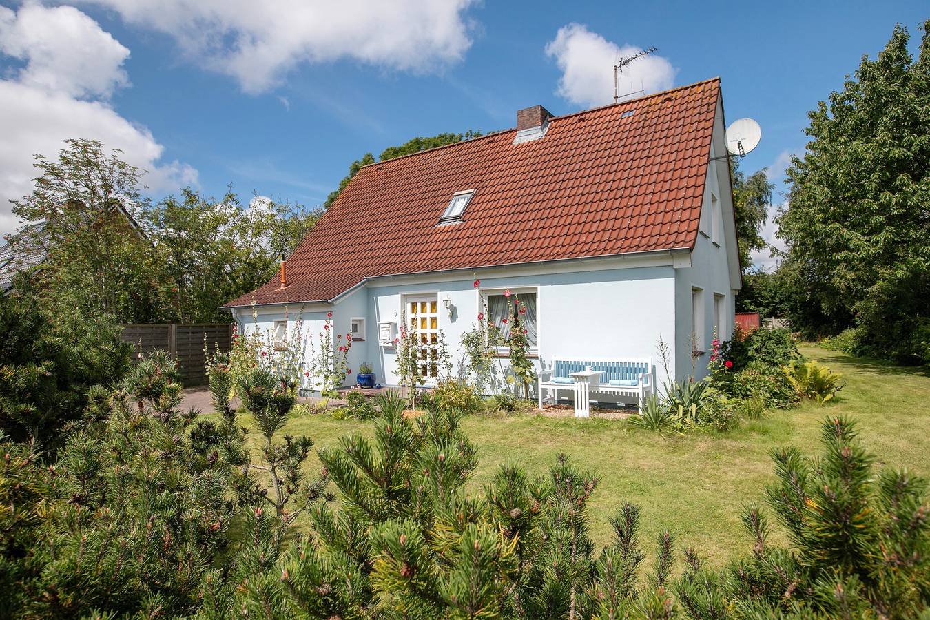 Ganze Wohnung, Apartment 'Blaue Wolke' mit Gemeinschaftsgarten und Wlan in Wesselburen, Wesselburen und Umgebung Region