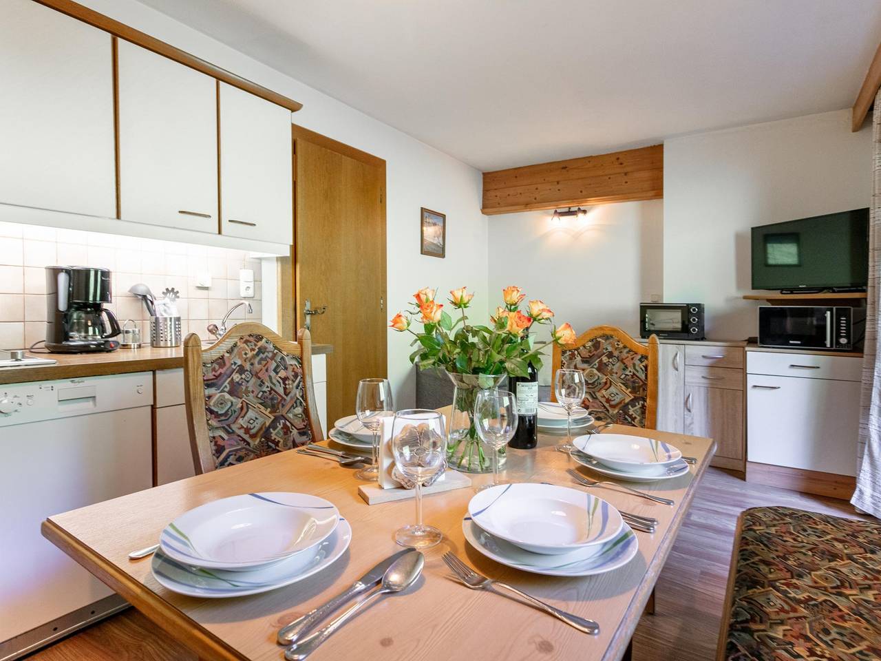 Ganze Wohnung, Alpbach: Familienapartment am Skilift in Alpbach, Kaisergebirge
