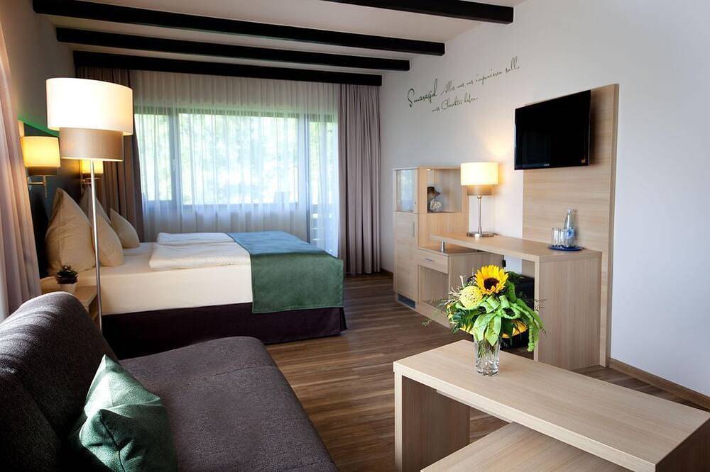 Dz Dusche/Wc ,Standard - Hotel-Café-Restaurant Steuer in Allenbach, Hunsrück