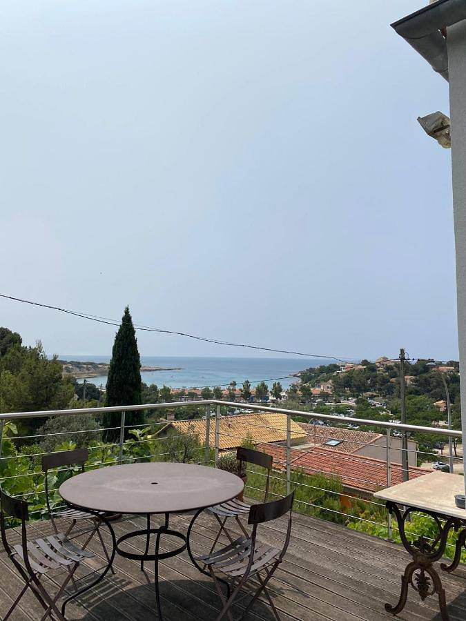 Ferienwohnung für 2 Personen, mit Terrasse und Ausblick in Martigues