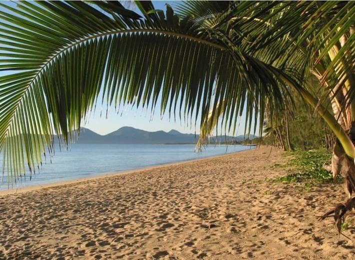 Holiday home for 12 people, with hot tub and garden in Great Barrier Reef