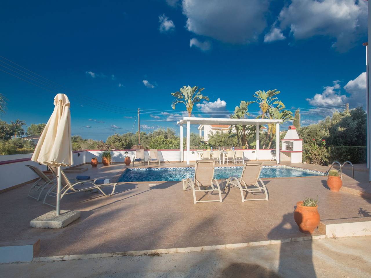 Private 3-Schlafzimmer-Villa mit Hochgeschwindigkeits-Internet in Protaras, South Cyprus
