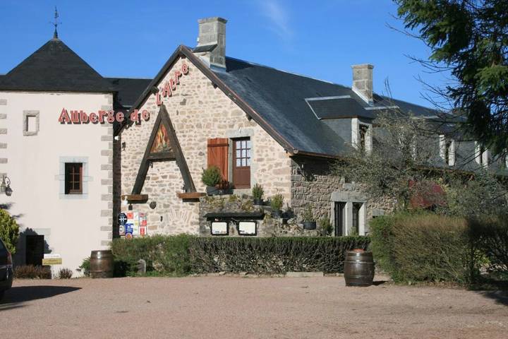 Hôtel pour 3 personnes, avec terrasse et jardin