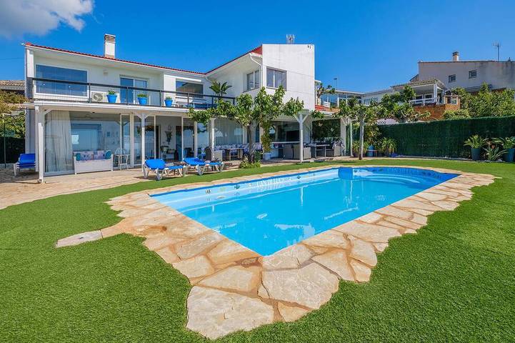 Ferienhaus für 8 Personen, mit Garten und Terrasse in Malgrat de Mar
