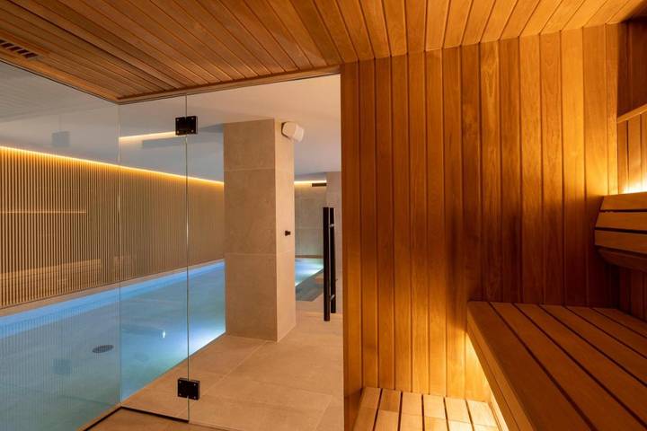 Hôtel pour 2 personnes, avec Terrasse ainsi que Piscine et Sauna