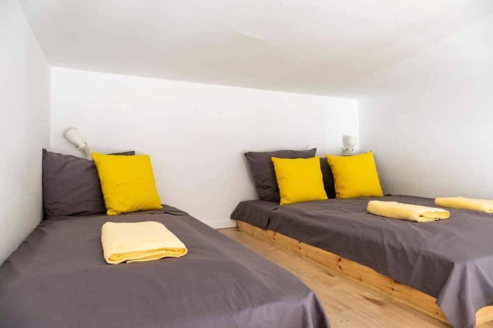 Ganze Wohnung, Industrial Style plus Self Checkin plus Street Parking in Mitte Berlin, Berlin