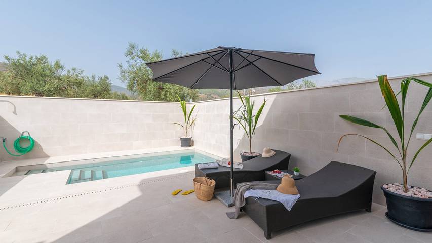 Chalet para 4 personas, con Balcón/Terraza además de Jacuzzi y Piscina en Sierra de las Nieves