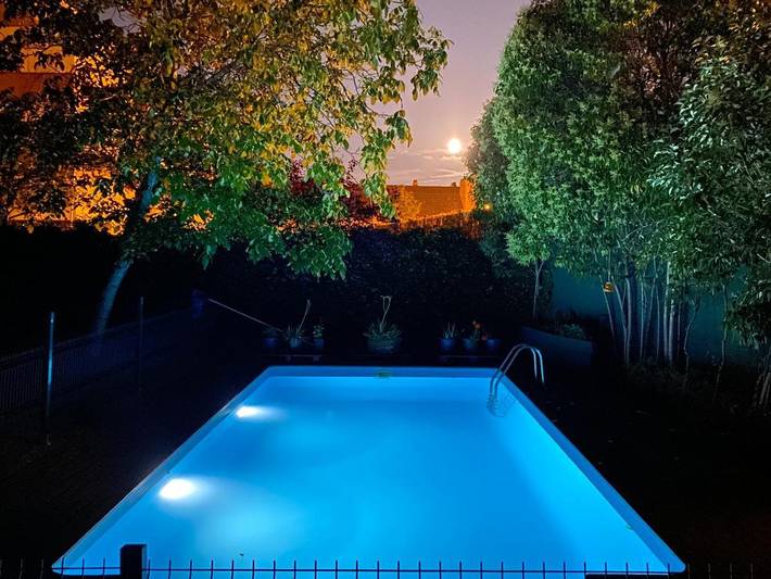 Chalet para 8 personas, con piscina además de vistas y jardín, Se admiten mascotas en Cuenca de Pamplona - 3