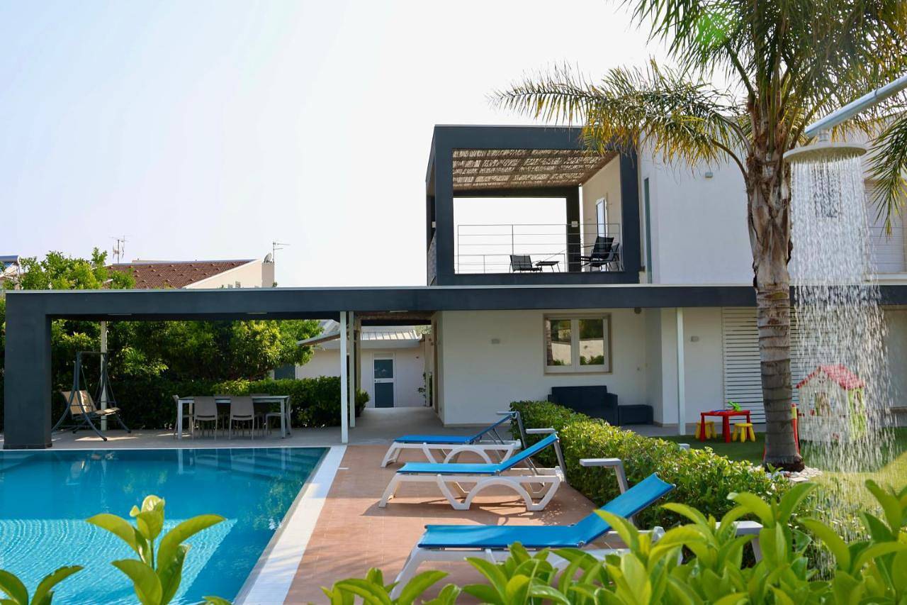 Villa with Private Pool in Comiso, Provincia di Ragusa