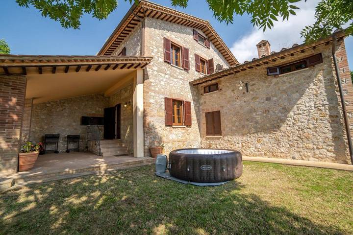 Location de vacances pour 15 personnes, avec vue ainsi que jardin et piscine, animaux acceptés à Lugnano in Teverina - 2