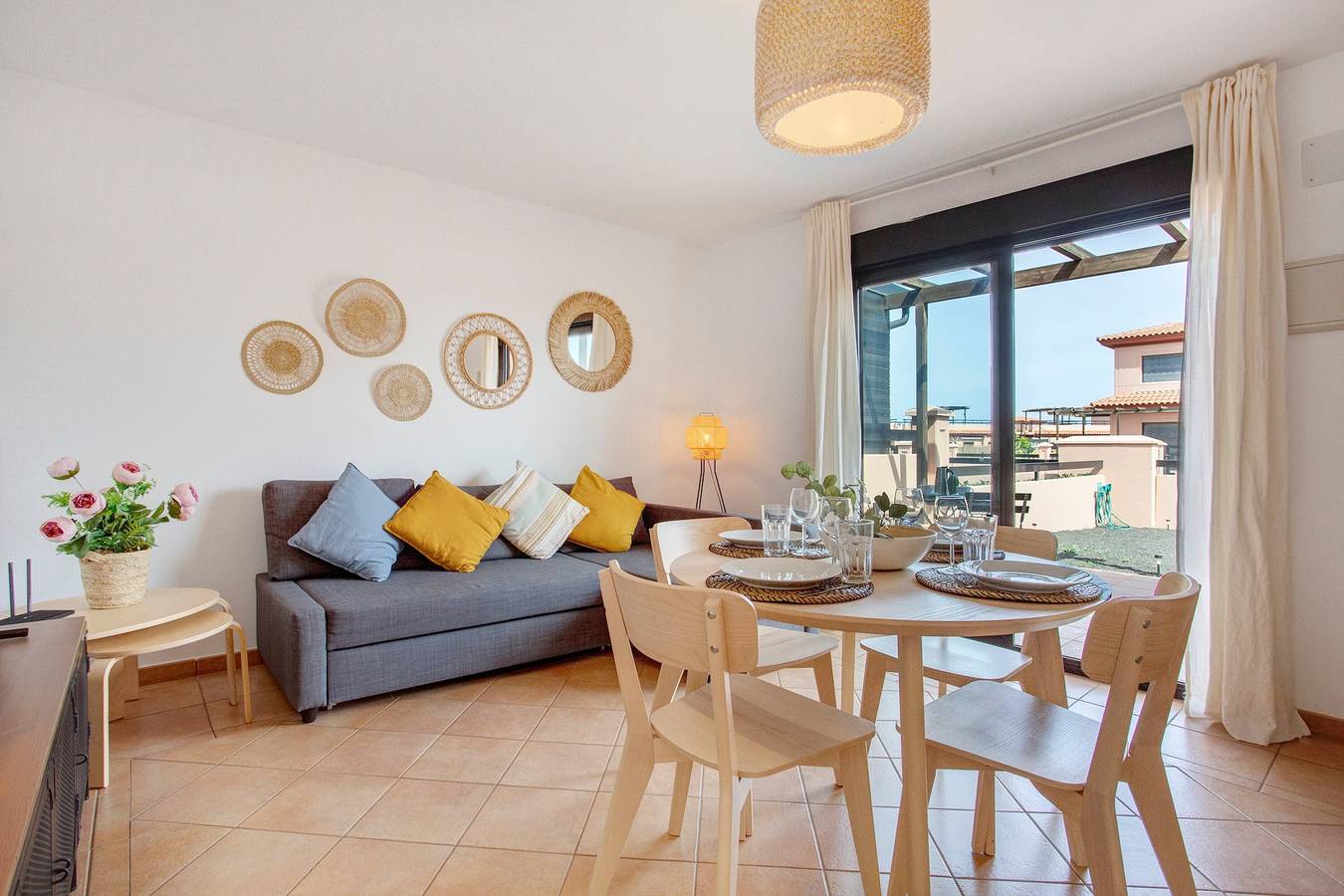 Maison de vacances "Villa Norteventura" avec vue sur les montagnes, piscine partagée et Wi-Fi in La Oliva, Fuerteventura