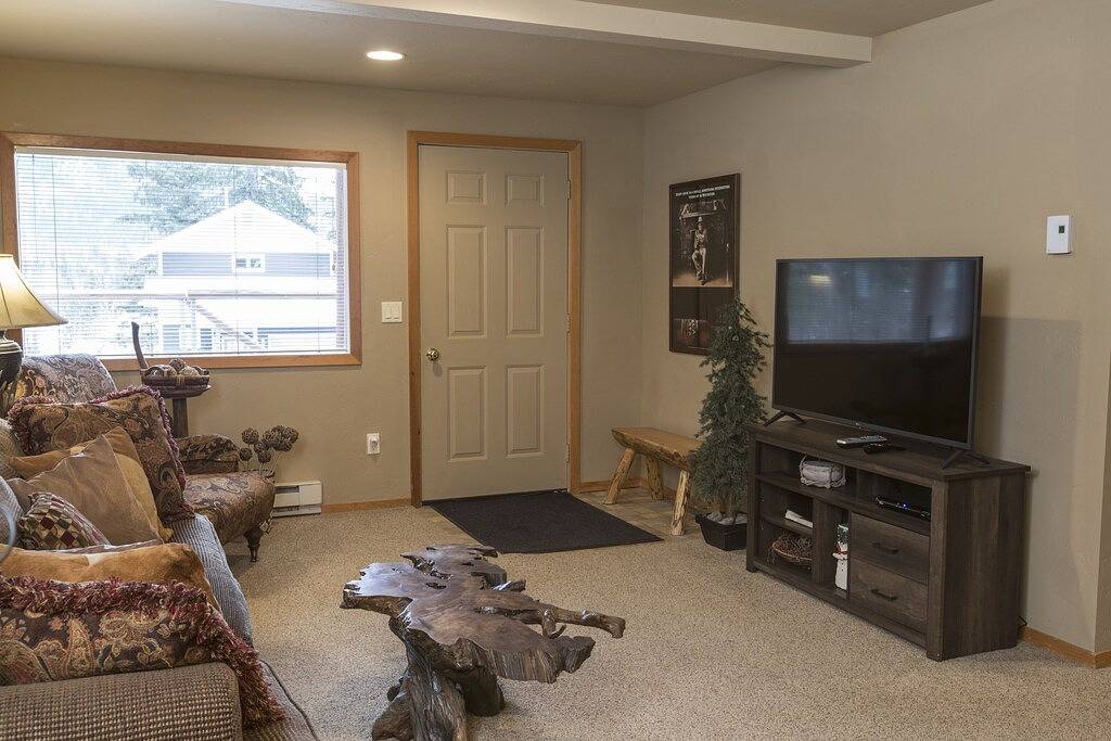 Ganze Wohnung, Schöne 1-Schlafzimmer, 1-Bad Wohnung in Glacier-Nationalpark