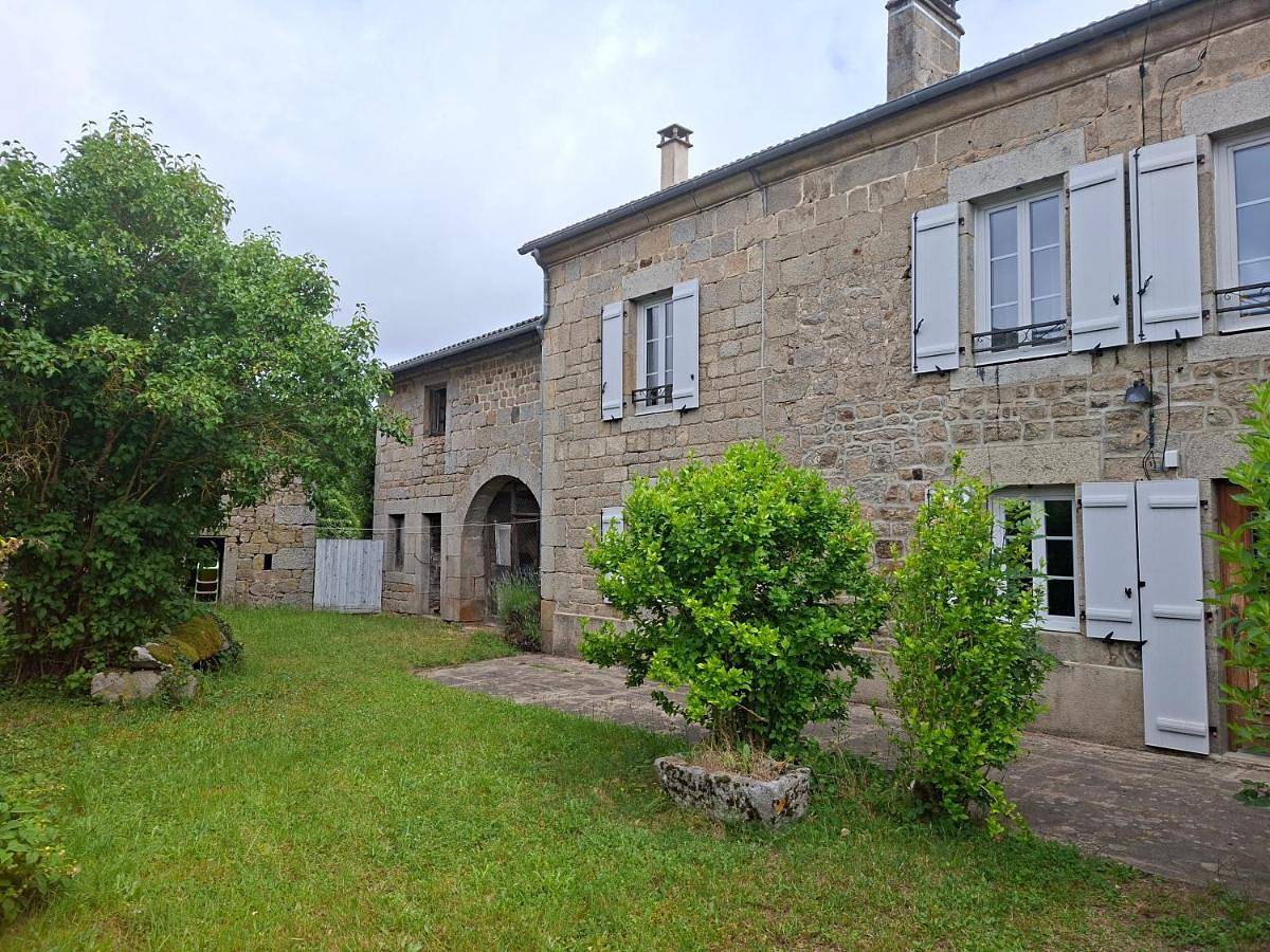 Gite sur les pas des maçons creusois in La Villetelle, Région d'Aubussargues