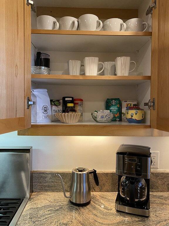 Sunlit 3 bedroom, enclosed dog friendly yard in quiet neighborhood in Santa Fe, Santa Fe County