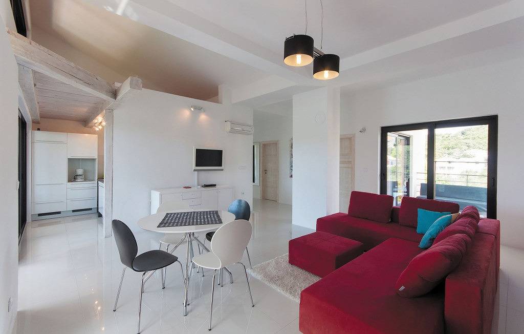 Villa Pucalo by Villas Guide in Kampor, Rab