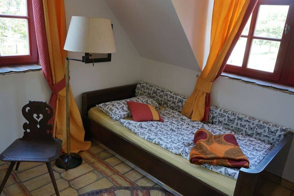 Ganze Wohnung, Ferienwohnung Kirchblick, Pfarrhof Dewitz bei Leipzig<br> in Taucha, Sächsisches Burgen- und Heideland