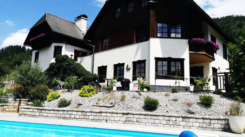Ferienwohnung für 4 Personen, mit Ausblick und Garten sowie Sauna und Pool, mit Haustier in Spital am Pyhrn