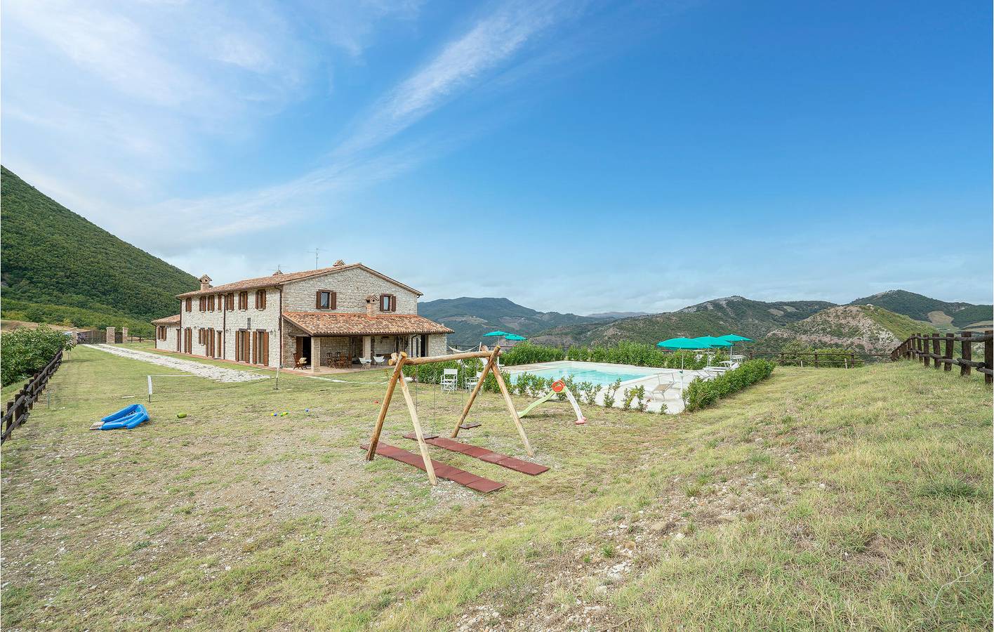 Ferienhaus für 16 Personen mit Pool in Apecchio, Valle del Metauro