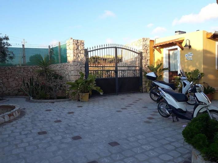 Location de vacances pour 2 personnes, avec terrasse et jardin, adapté aux familles dans Lampedusa - 3