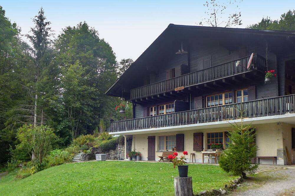 Ganze Wohnung, Gemütliche Wohnung für 6 Personen mit  W-Lan, Tv und Balkon in Vers-l'Église, Ormont-Dessus (Les Diablerets)