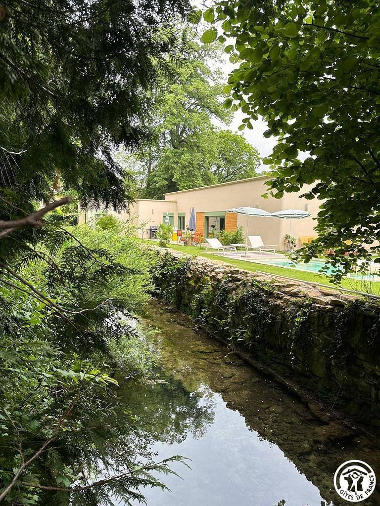 Le Clos de l'Oiselon Gîte Varey in Saint-Jean-le-Vieux (Ain), Nantua