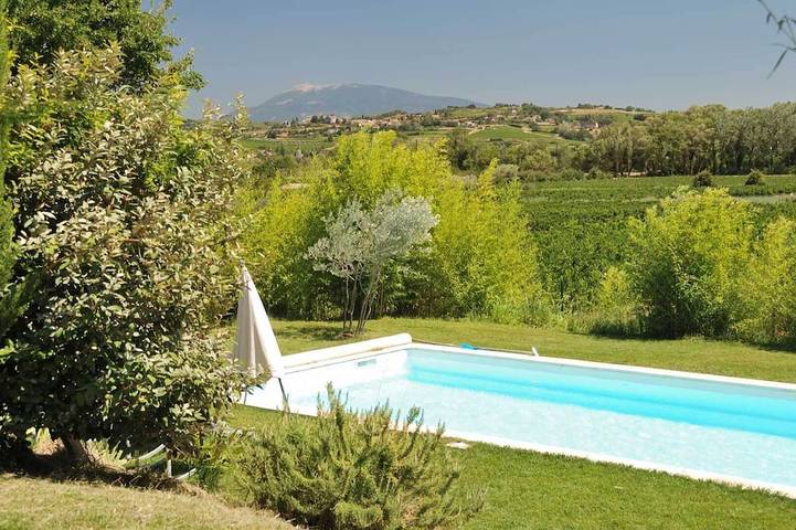 Location de vacances pour 6 personnes, avec Jacuzzi ainsi que Terrasse et Jardin à Saint-Maurice-sur-Eygues