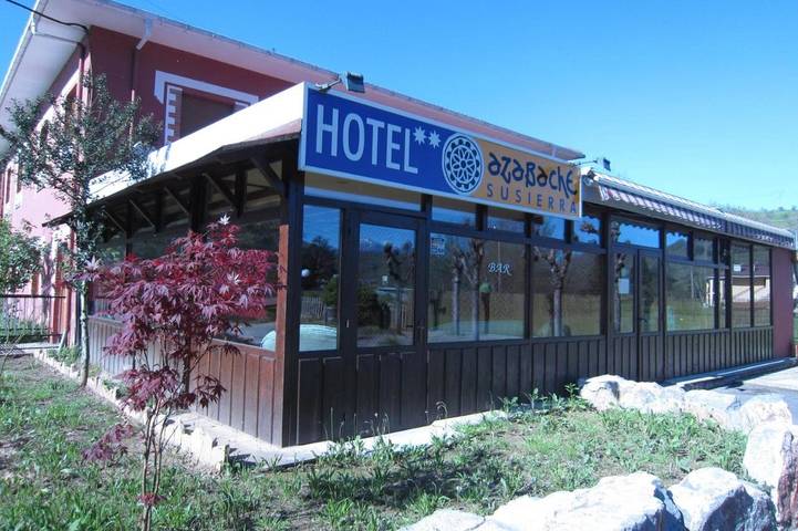 Hôtel pour 2 personnes, avec terrasse dans Cardes