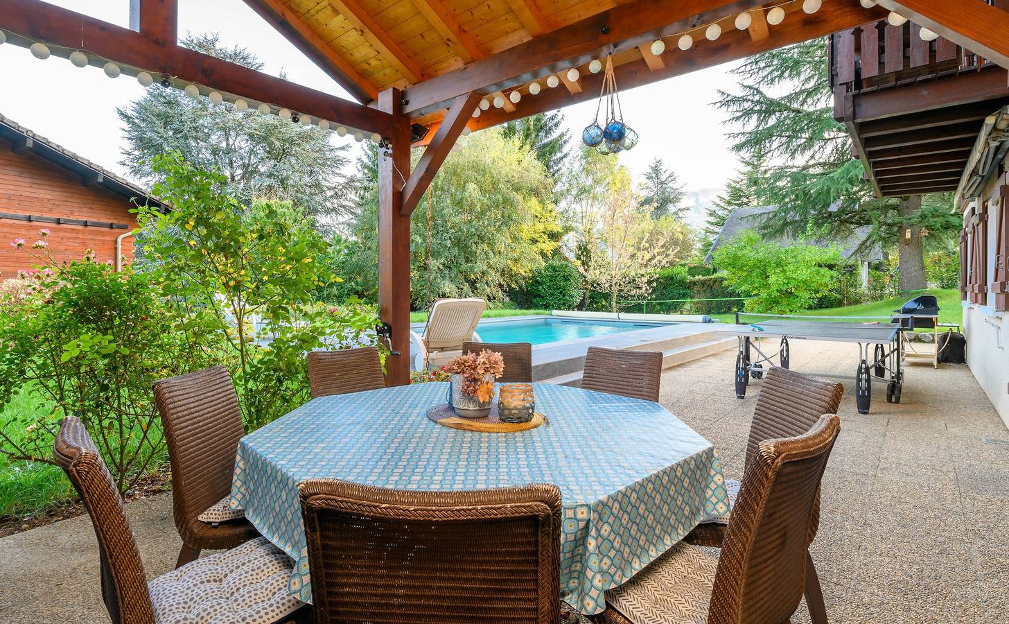 Maison de vacances 'Chalet Du Cret' avec piscine privée, balcon et Wi-Fi in Lathuile, Parc naturel régional du Massif des Bauges
