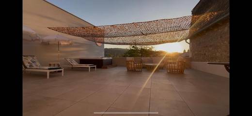 Hôtel pour 2 personnes, avec jacuzzi et balcon à Espalion