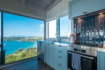 Holiday Home for 6 People in Waiheke Island, Auckland Council, Photo 2