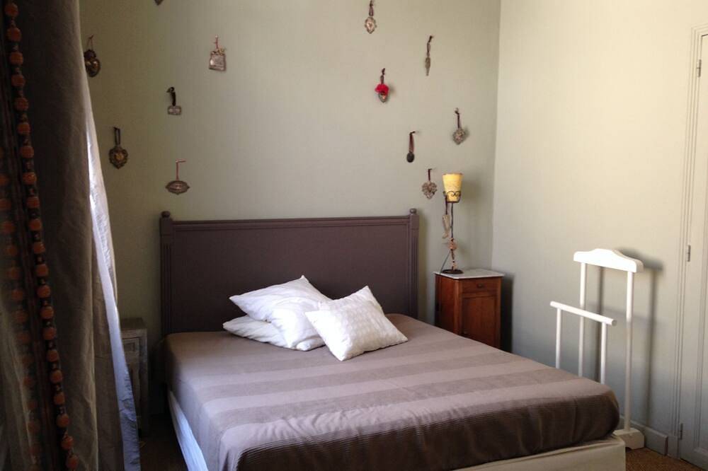 Villa ancienne de caractère avec piscine privée, vue mer in Toulon, Région de Toulon