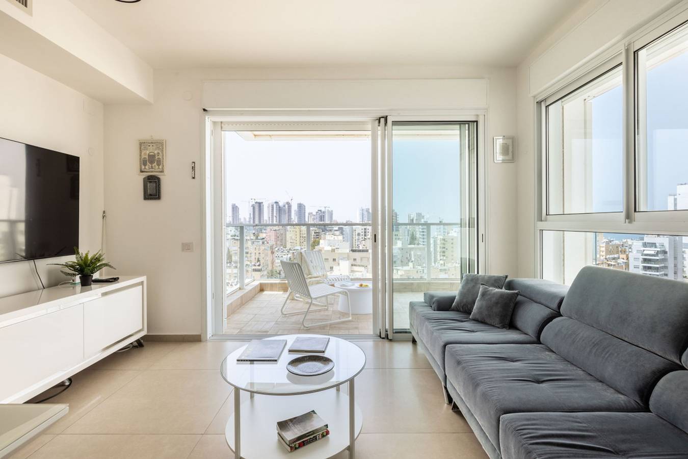 Ganze Wohnung, Netanya Seaside High-Rise Apartment by Sea N' Rent in Netanja, Zentralbezirk (Israel)