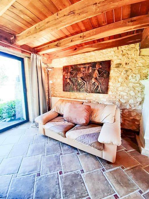 Location de vacances pour 8 personnes, avec piscine ainsi que vue et terrasse, animaux acceptés à Saint-Maime-de-Péreyrol - 4