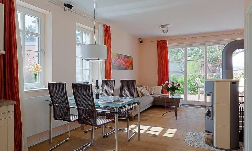 Ferienhaus für 4 Personen, mit Terrasse und Garten sowie Ausblick in Wieck am Darß - 2