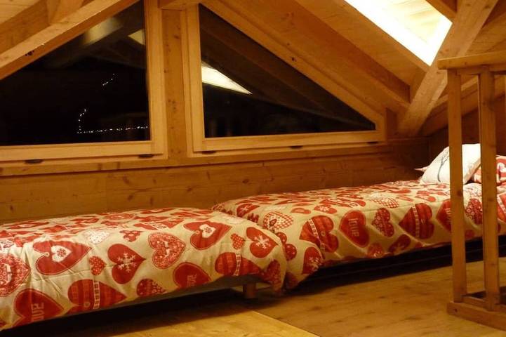 Chalet pour 8 personnes, avec Terrasse ainsi que Jardin et Piscine à Saint-Jean-de-Sixt - 4