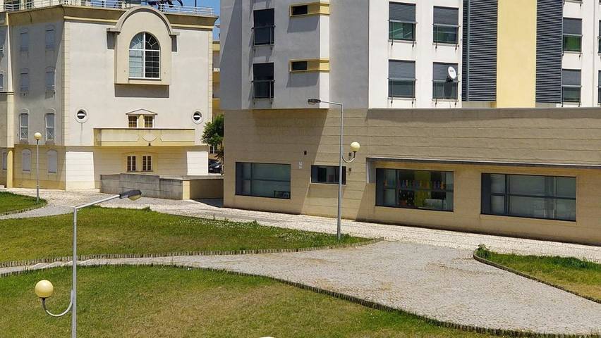 Gîte pour 4 personnes, avec jardin et jacuzzi à Sines - 2