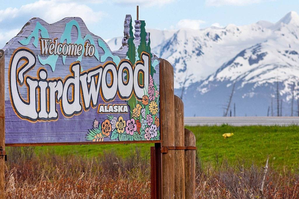 Kabine mit eigenem Whirlpool, Gourmetküche, handgefertigten Holzdetails, in der Nähe von Skifahren in Girdwood, Anchorage