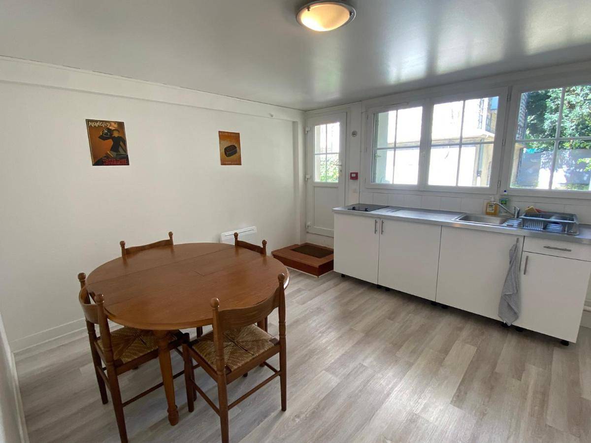 Two-Bedroom House in Fontainebleau, Seine-et-Marne
