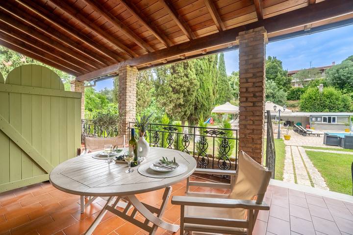 Landhuis voor 4 personen, met balkon en tuin op Corfu