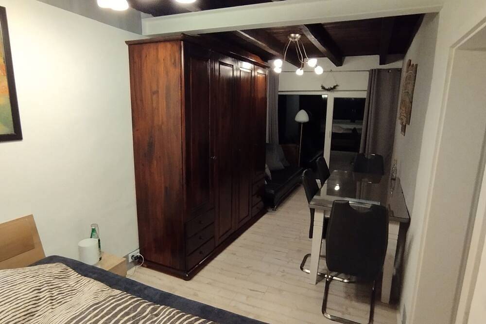Ruhig gelegene kleinere Doppelhaushälfte in Stadtkernnähe, das Bad ist ein Traum in Neukirchen-Vluyn, Niederrhein