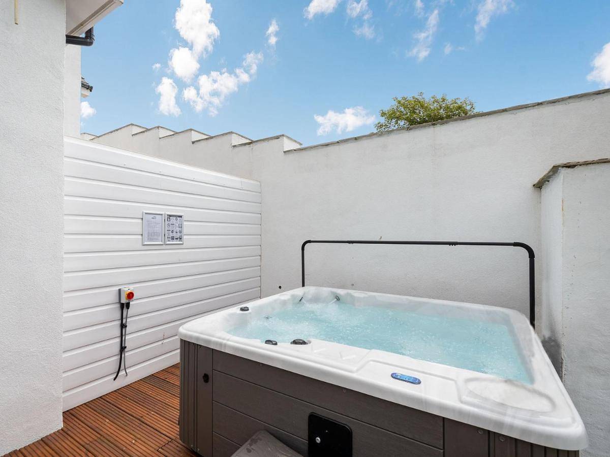 Four-Bedroom Holiday Home in Portpatrick, Dumfries and Galloway