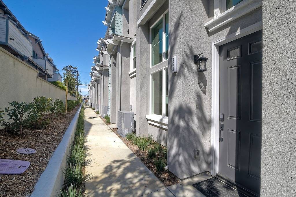 Luxury & Comfort In the Village. Walk everywhere!! in Carlsbad, San Diego County