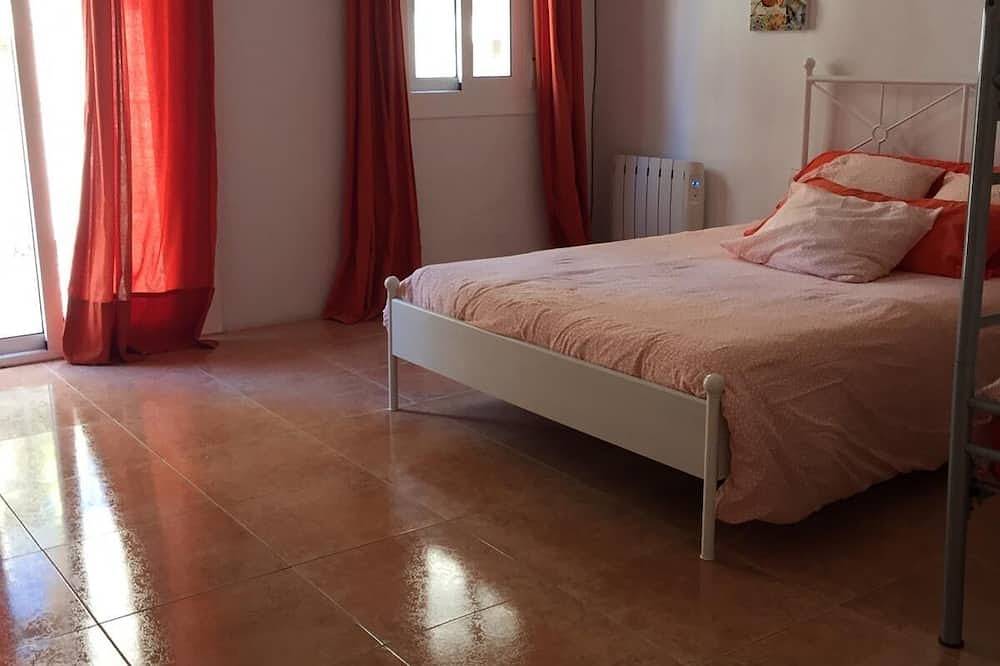 Apartamento entero, Bonito piso en  pleno centro histórico y comercial de Reus. in Reus, Costa Dorada