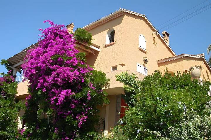 Chambre d’hôte pour 2 personnes, avec piscine et jardin dans Le Lavandou