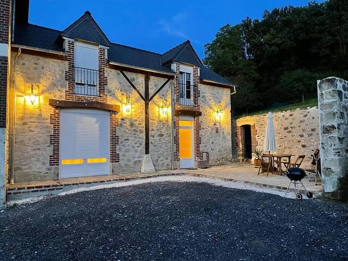 Gîte pour 4 personnes, avec terrasse à Vauxaillon