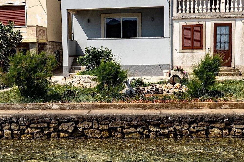 Ganze Wohnung, 2-Zimmer-Ferienwohnung mit Balkon und Meerblick Ilovik, Losinj in Kvarner Inseln