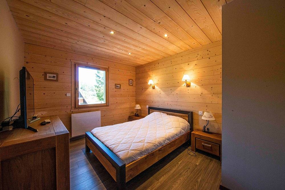Luxury Chalet with Spa, Near Ski Resorts, Sleeps 8 in Ban-sur-Meurthe-Clefcy, Parc naturel régional des Ballons des Vosges