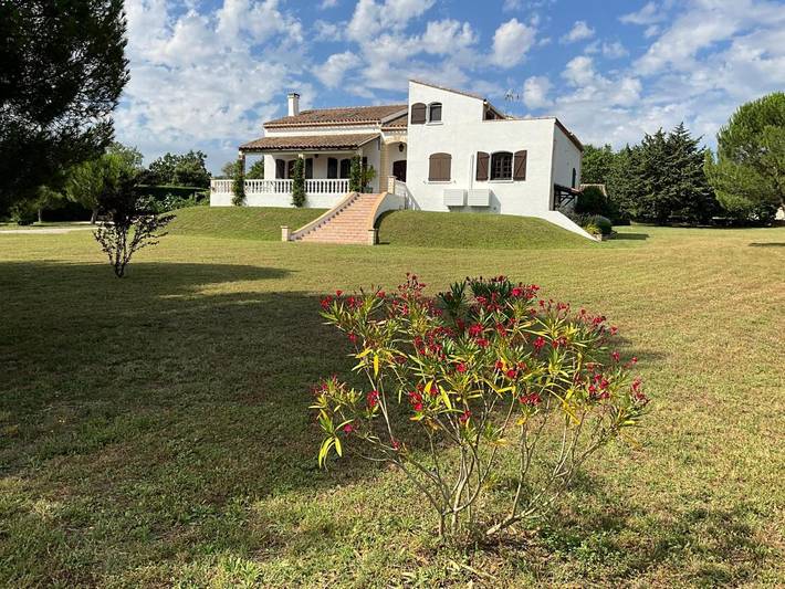 Chambre d’hôte pour 2 personnes, avec Terrasse et Jardin ainsi que Piscine et Vue