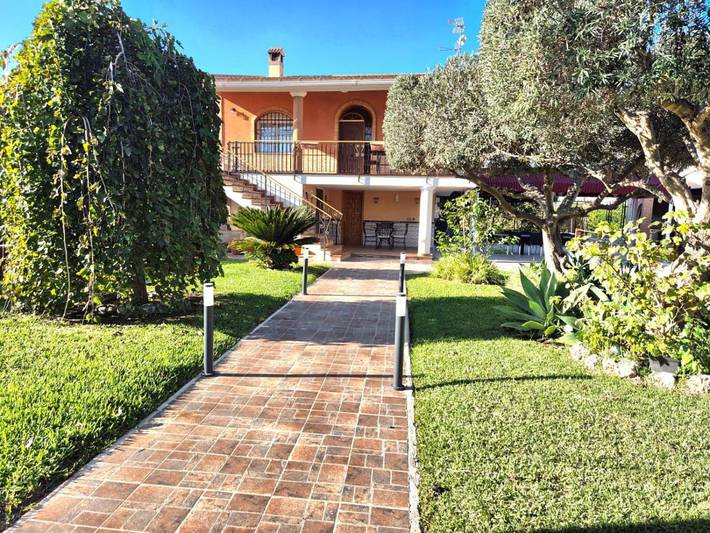 Casa rural para 6 personas, con Balcón y Jacuzzi además de Terraza y Jardín en Jacarilla - 2