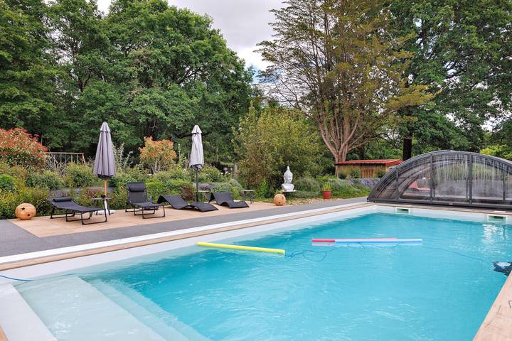 Gîte Douceur de Vivre - Marais: Lake View, Shared Pool & Wi-Fi in Saint-Avaugourd-des-Landes, Vendée